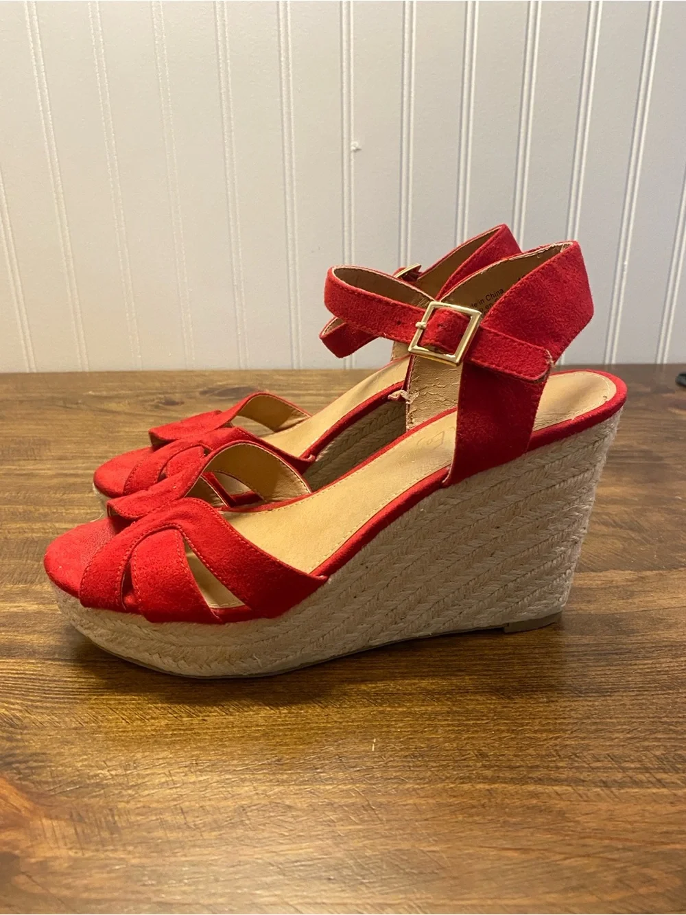 American Eagle - Red Suede Ankle-Strap Wedge Shoes - women’s size: 8 - Picture 3 of 16
